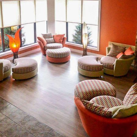 Rodeway Inn Гранд-Фолс Экстерьер фото