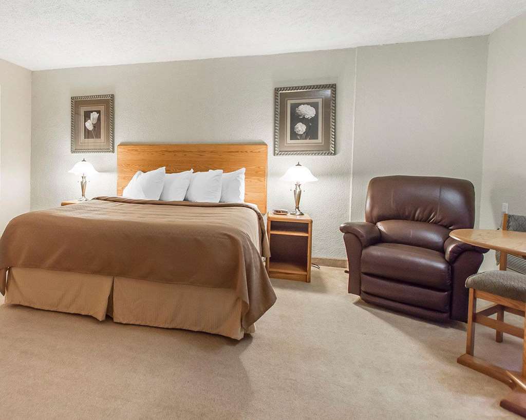 Rodeway Inn Гранд-Фолс Номер фото