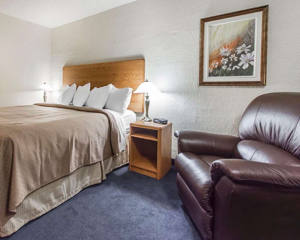 Rodeway Inn Гранд-Фолс Номер фото